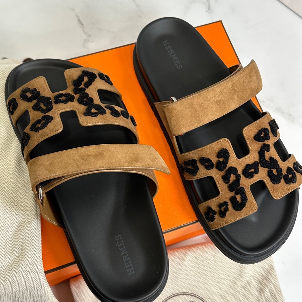 HERMES CHYPRE SANDALS Brun Fumé / Noir - Picture 5 of 5